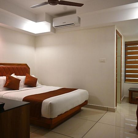 Harley Residency Hotel Kannur ภายนอก รูปภาพ