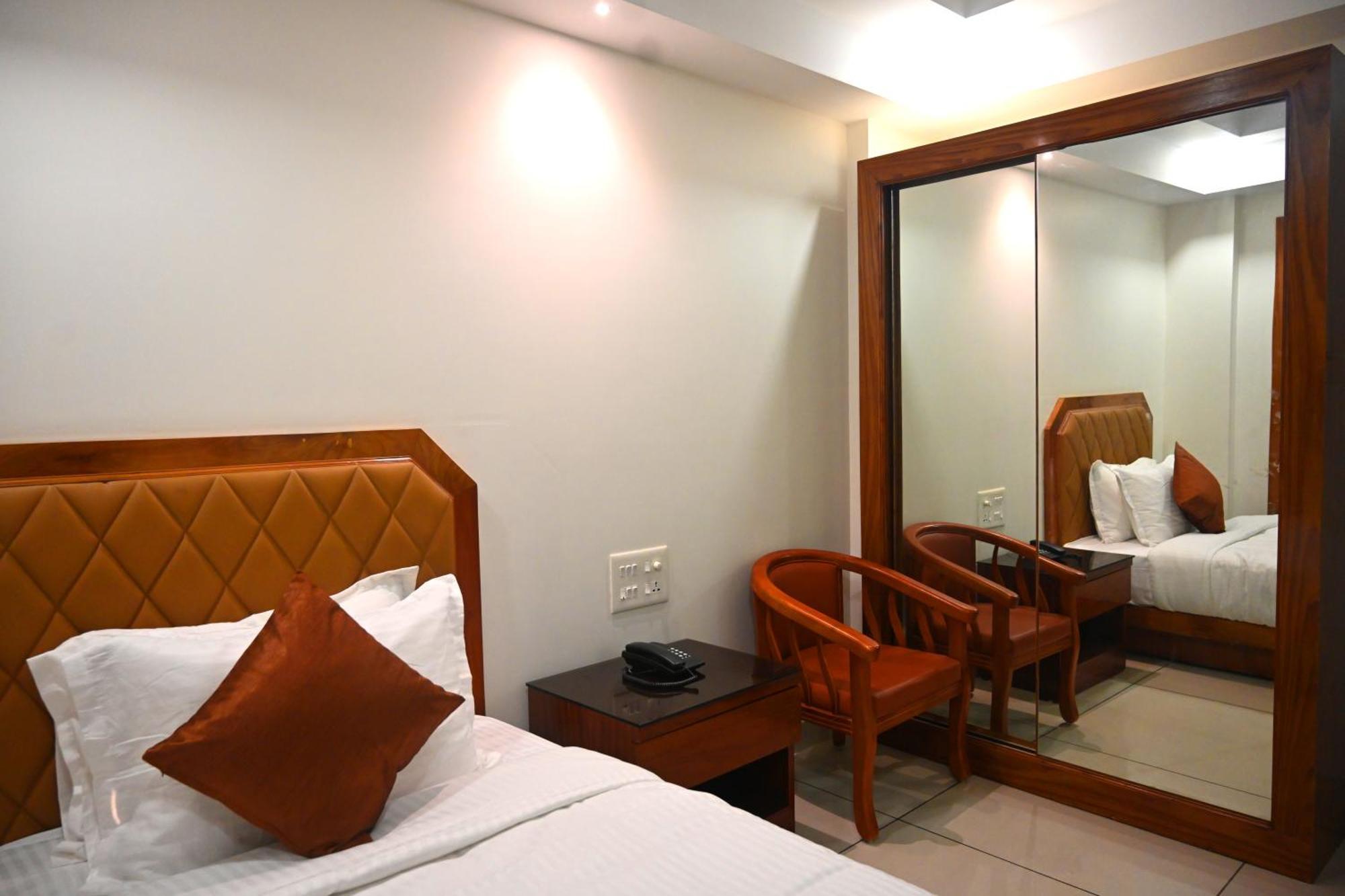 Harley Residency Hotel Kannur ภายนอก รูปภาพ