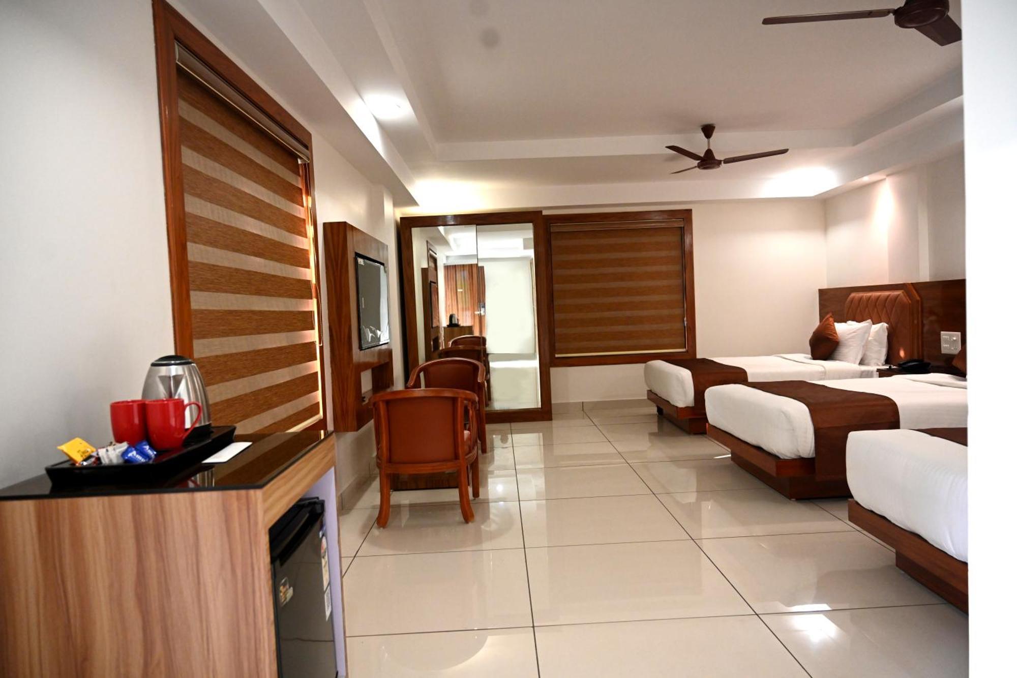 Harley Residency Hotel Kannur ภายนอก รูปภาพ