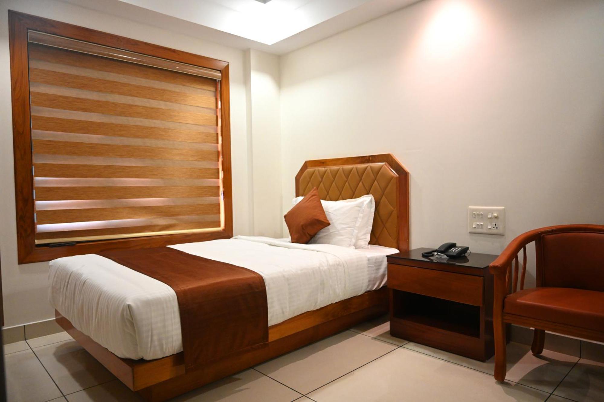 Harley Residency Hotel Kannur ภายนอก รูปภาพ