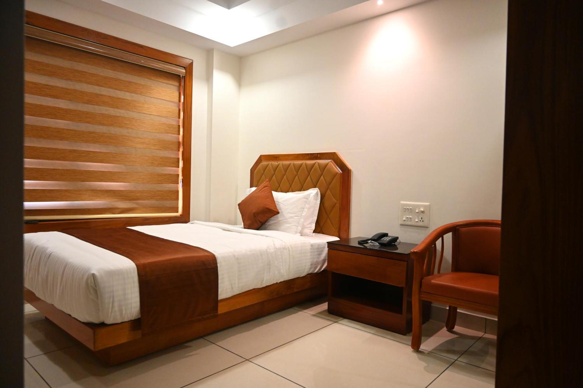 Harley Residency Hotel Kannur ภายนอก รูปภาพ